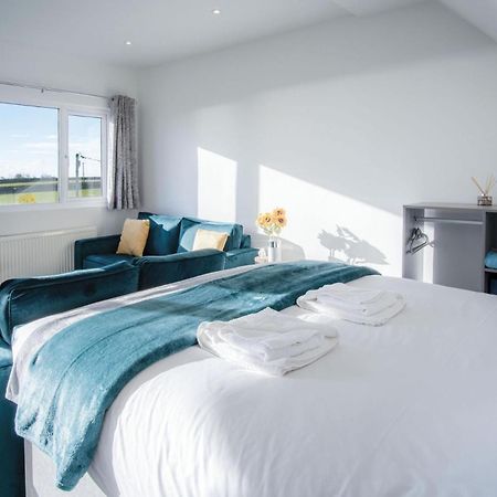 The Penthouse - 1 Bedroom Apartment - Ocean Breeze ポート・アイノン エクステリア 写真